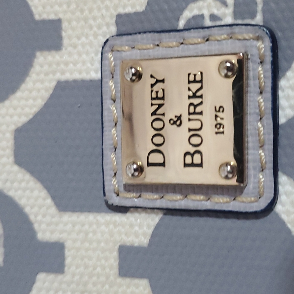 🌟Dooney & Bourke Small Leather Crossbody - Picture 4 of 14